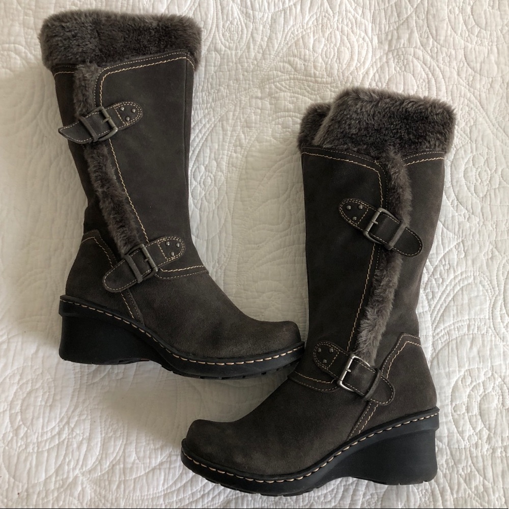 Amazing Condition Dark Grey Suede/Fur Boots
